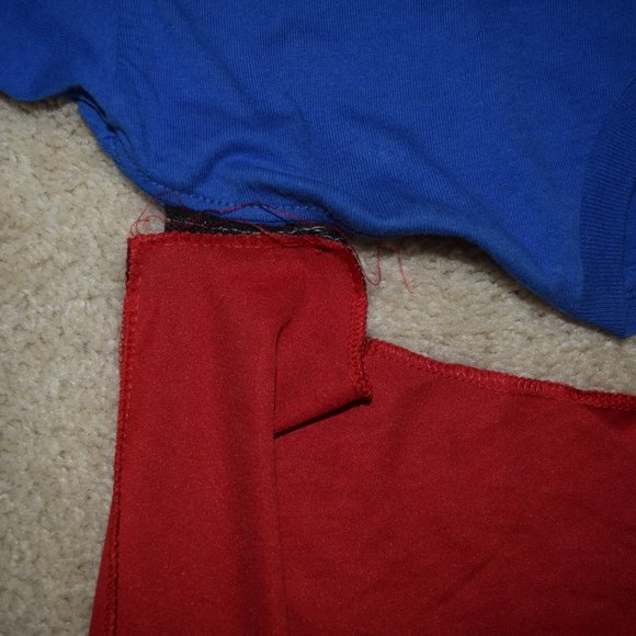 Adult L Supermand T shirt w/ removable cape for Halloween or Super Hero Party - Picture 4 of 6
